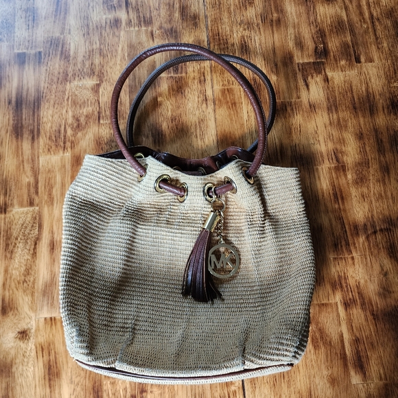 Michael Kors Medium Sized Ring Straw Tote Wicker Bag - Picture 3 of 13